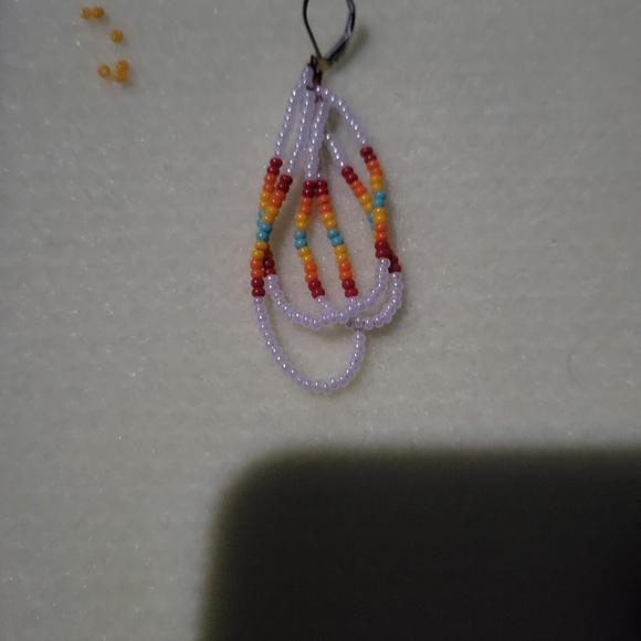 Beaded loop earrings - Picture 2 of 2